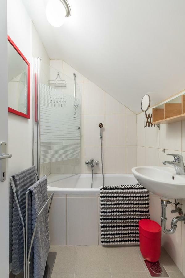 Waterview Apartments Mimice Luaran gambar